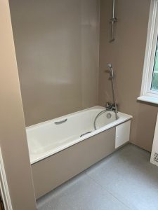 A bathtub in a bathroom